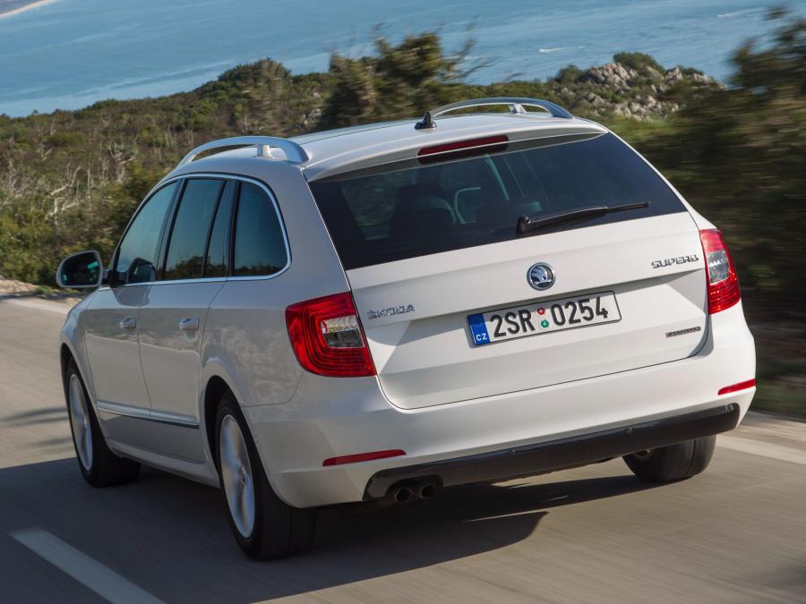  Skoda Superb Combi GreenLine 2013 года  (фото 3 из 6)